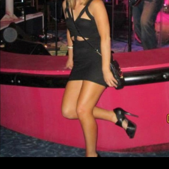 Black cut out dress - Picture 2 of 3